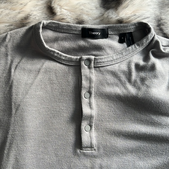 Grey Theory Henley Men’s Size Small - Picture 2 of 7
